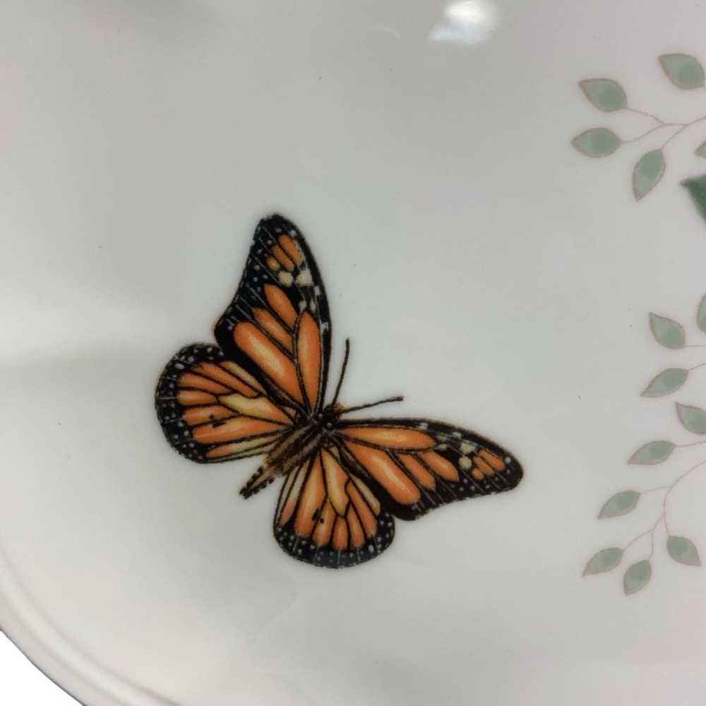 Butterfly Meadow Lenox Poinsettia & Bee Accent Plate - Picture 6 of 9